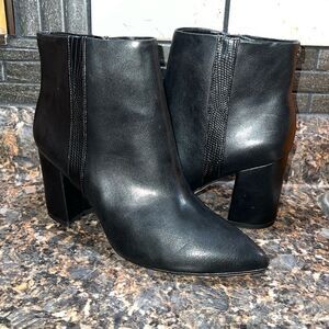 Circus by Sam Edelman Women  6.5 M Black Leather Harley Block Heel Bootie Boot-